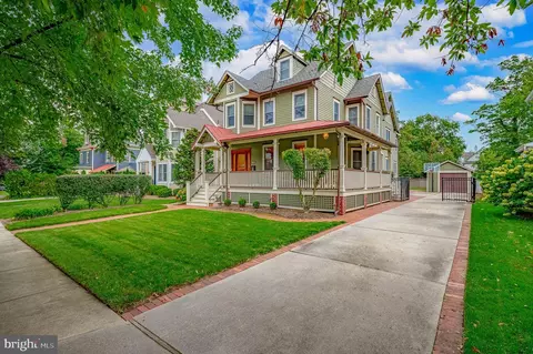 215 Chestnut St, Haddonfield, NJ 08033