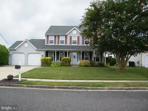 8 Sayre Dr, Sicklerville, NJ 08081