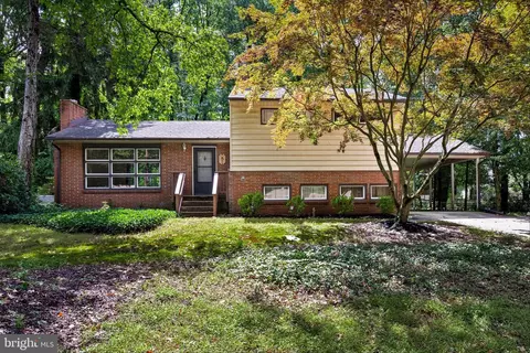 8 Brookdale Dr, Cherry Hill, NJ 08034