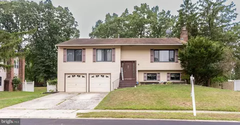 4 Pittman Pl, Sicklerville, NJ 08081