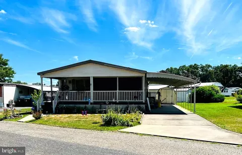 19 Elm Dr, Sicklerville, NJ 08081