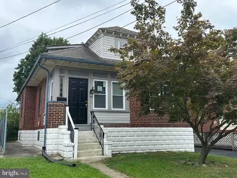 16 W 7th Ave, Runnemede, NJ 08078