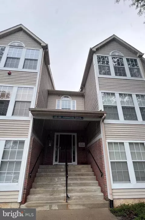 32 Kenwood Dr, Sicklerville, NJ 08081