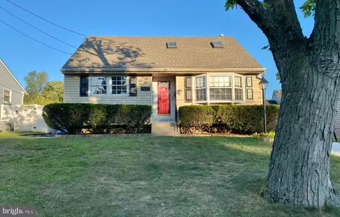1017 W Front St, Glendora, NJ 08029
