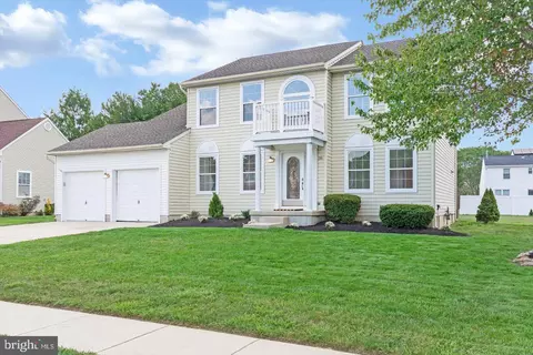 35 Glen Burnie Dr, Sicklerville, NJ 08081