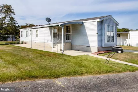 35 Oak Dr, Sicklerville, NJ 08081