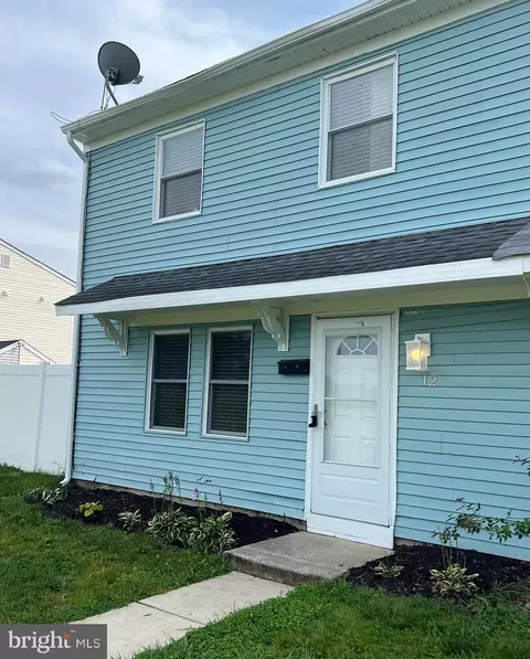 12 Linden Ct, Sicklerville, NJ 08081