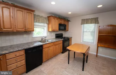 332 E Linden Ave, Lindenwold, NJ 08021 photo 8
