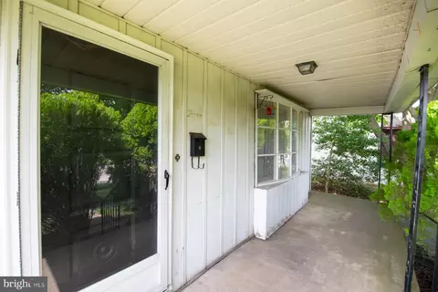 332 E Linden Ave, Lindenwold, NJ 08021 photo 3