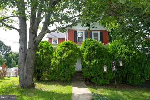 332 E Linden Ave, Lindenwold, NJ 08021