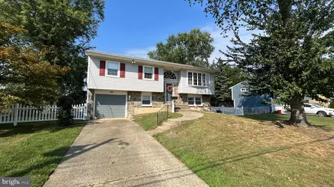 18 Washington Blvd, Stratford, NJ 08084