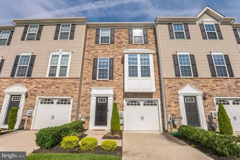 181 Village Green Ln, Sicklerville, NJ 08081