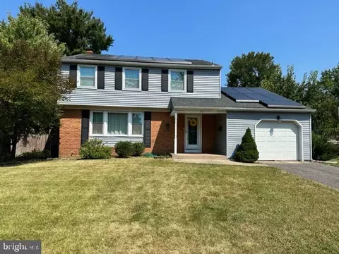 92 Knollwood Dr, Cherry Hill, NJ 08002