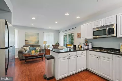 4 Drexel Ave, Stratford, NJ 08084