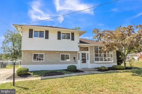33 Randy Rd, Glendora, NJ 08029 photo 2