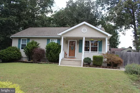 68 Fairmount Ave, Sicklerville, NJ 08081