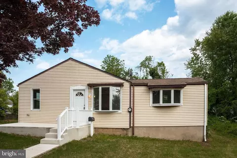 324 E 3rd Ave, Runnemede, NJ 08078