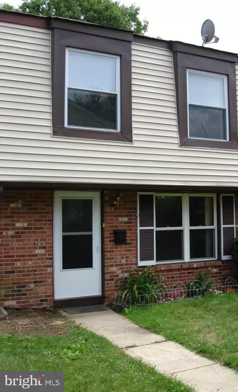 9 Magnolia Ct, Sicklerville, NJ 08081