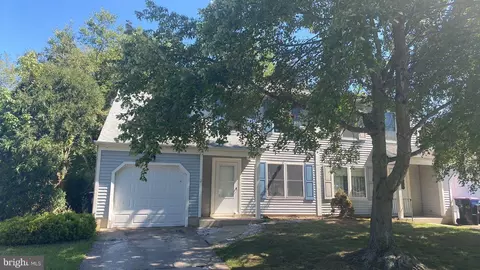 12 Woodmill Dr, Clementon, NJ 08021