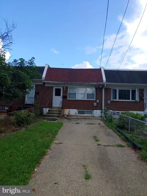 1215 Macarthur Dr, Camden, NJ 08104