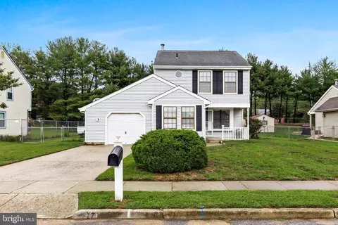 17 Linden Dr, Blackwood, NJ 08012