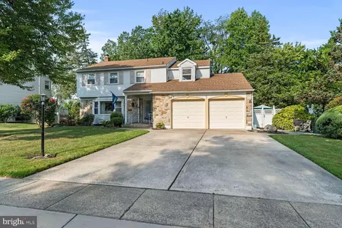 6 Forest Hill Dr, Cherry Hill, NJ 08003