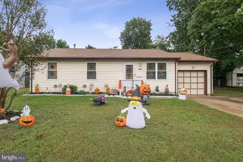 1013 Kayser Ave, Pine Hill, NJ 08021