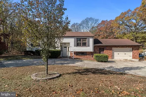 35 Cherry Ln, Clementon, NJ 08021
