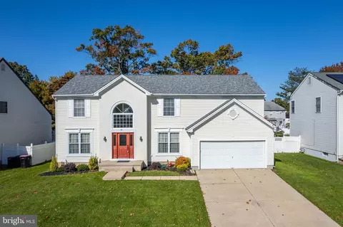 16 Brookstone Dr, Sicklerville, NJ 08081