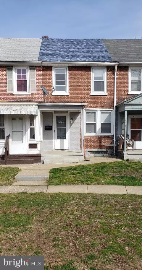 2906 W Octagon Rd, Camden, NJ 08104