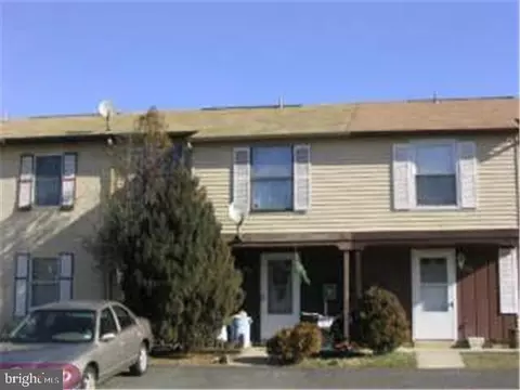 557 W Loch Lomond Dr, Sicklerville, NJ 08081