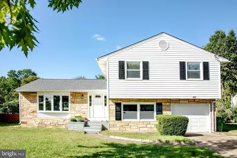 982 Kingston Dr, Cherry Hill, NJ 08034