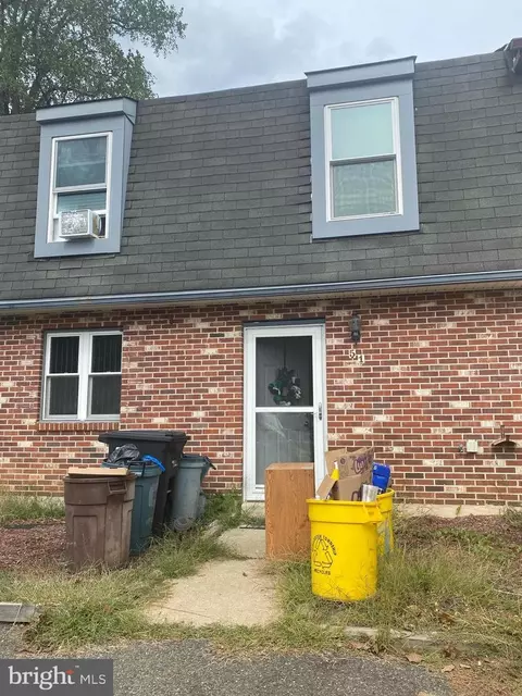 51 Presidential Dr, Sicklerville, NJ 08081