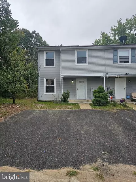 12 Melbourne Ln, Sicklerville, NJ 08081