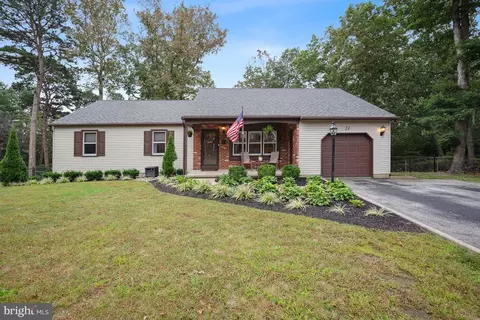 21 Nottingham Dr, Sicklerville, NJ 08081