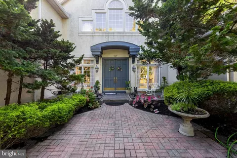 101 Renaissance Dr, Cherry Hill, NJ 08003
