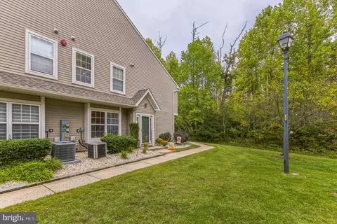 2405 Beacon Hill Dr, Sicklerville, NJ 08081