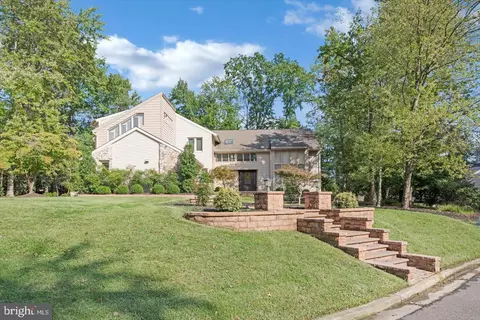 42 Southwood Dr, Cherry Hill, NJ 08003