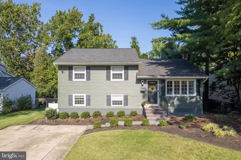 1161 Concord Dr, Haddonfield, NJ 08033