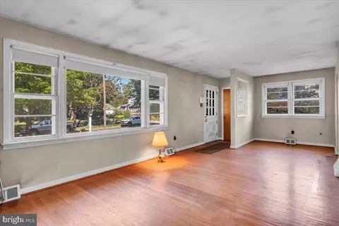 433 Glen Ave, Laurel Springs, NJ 08021 photo 5