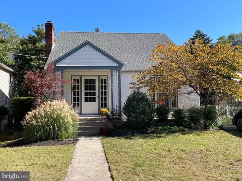 206 E Palmer Ave, Collingswood, NJ 08108