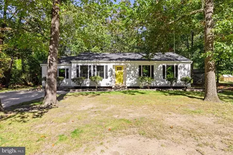 6 Muirfield Dr, Sicklerville, NJ 08081