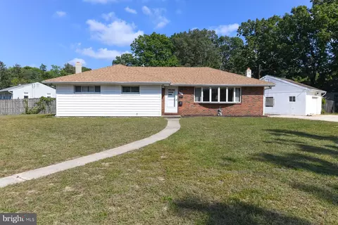 921 Kayser Ave, Pine Hill, NJ 08021