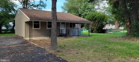 31 W Phoenix Ave, Lawnside, NJ 08045