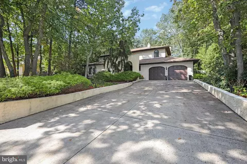 57 Woodstone Dr, Voorhees, NJ 08043
