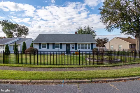 401 Windsor Dr, Bellmawr, NJ 08031