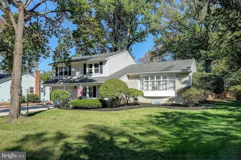 853 Grove St, Haddonfield, NJ 08033