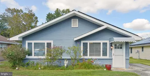 25 Pine Ave, Hammonton, NJ 08037