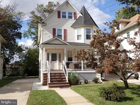 37 W Clinton Ave, Oaklyn, NJ 08107