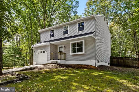 137 S Grove St, Sicklerville, NJ 08081